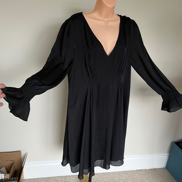Size 14 Ann Taylor Little Black Dress - Picture 4 of 11